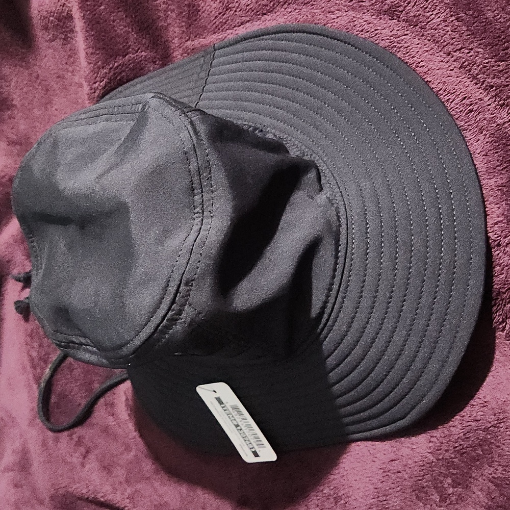 Adidas Black Bucket Hat NWT - Picture 3 of 6
